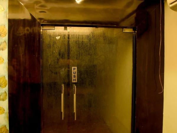 Charyana Lady Dorms : photo 7 de la chambre lit simple dans dortoir de 4 lits