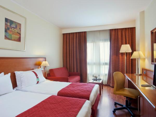 Holiday Inn Cagliari, an IHG Hotel : photo 2 de la chambre chambre premium