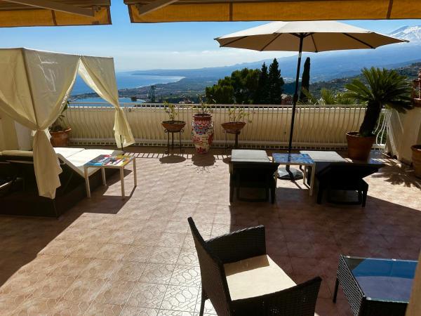 Villa Greta Hotel Rooms & Suites : photo 3 de la chambre suite avec terrasse 