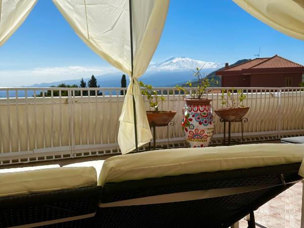 Villa Greta Hotel Rooms & Suites : photo 6 de la chambre suite avec terrasse 