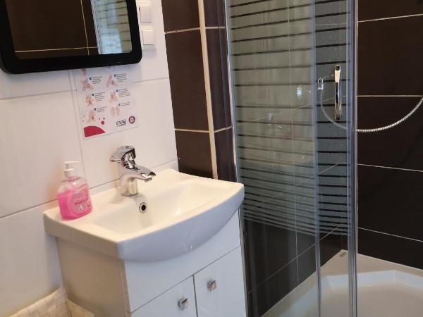 Central Sopot : photo 3 de la chambre chambre lit queen-size avec balcon