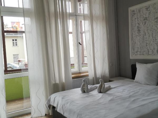 Central Sopot : photo 4 de la chambre chambre lit queen-size avec balcon