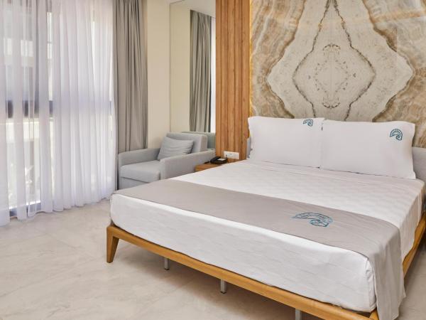 Rammos Managed By Dedeman : photo 3 de la chambre suite deluxe avec baignoire spa