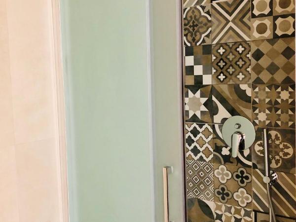 Atipico B&B : photo 10 de la chambre chambre double avec salle de bains privative