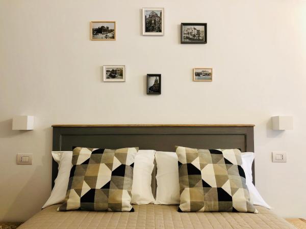 Atipico B&B : photo 2 de la chambre chambre double avec salle de bains privative