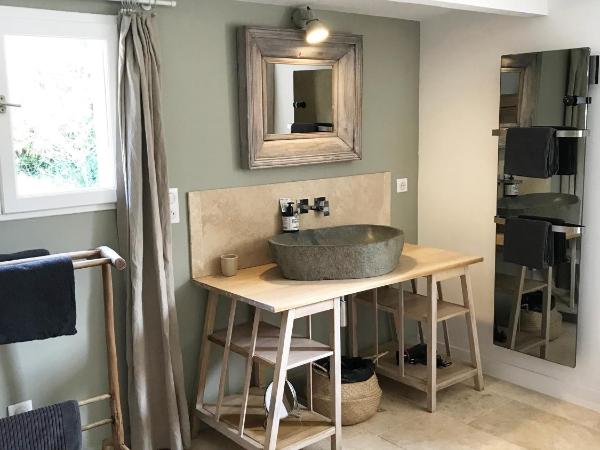 Bastide Nomade - Charming B&B : photo 5 de la chambre suite - vue sur piscine