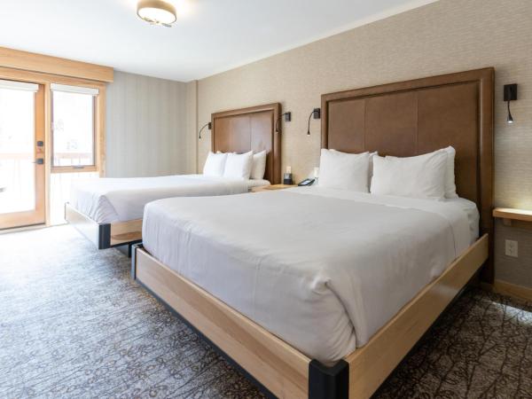 Moose Hotel and Suites : photo 1 de la chambre chambre supérieure avec 2 lits queen-size