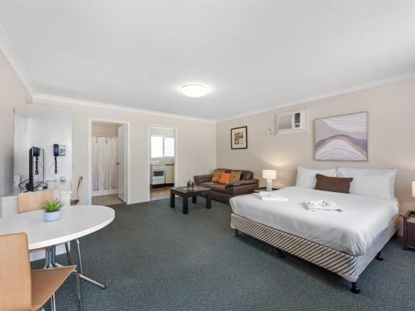 Paramount Motel : photo 2 de la chambre suite lit queen-size