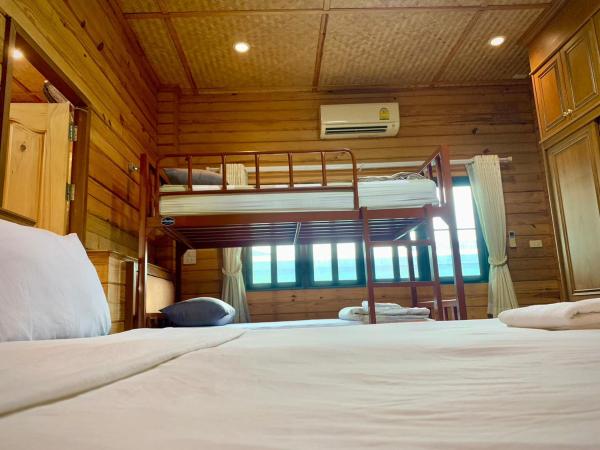 Baan Soontree Resort : photo 7 de la chambre bungalow familial