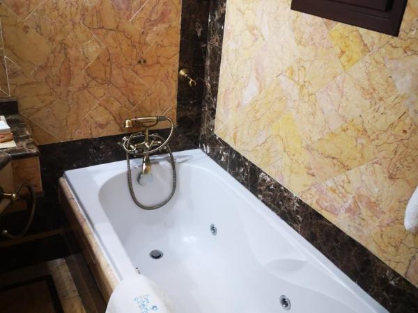 La Llave de la Judería Hotel Boutique : photo 2 de la chambre chambre double avec baignoire spa