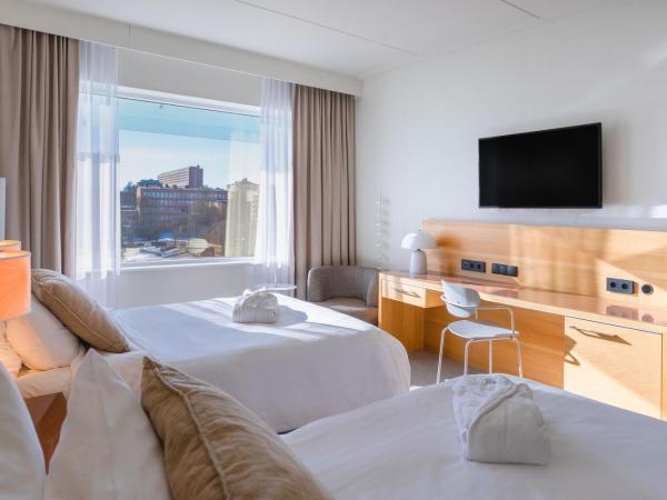 Courtyard by Marriott Stockholm Kungsholmen : photo 2 de la chambre chambre familiale (2 adultes + 2 enfants)