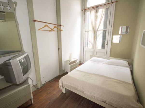 Hostel Point : photo 1 de la chambre chambre lits jumeaux avec salle de bains commune