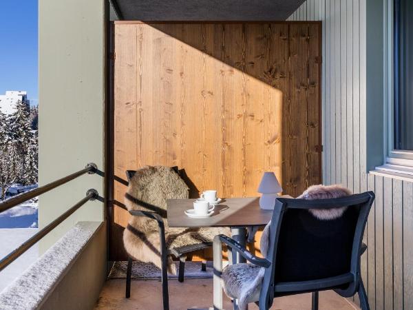 Faern Crans-Montana Valaisia : photo 9 de la chambre chambre double confort avec balcon