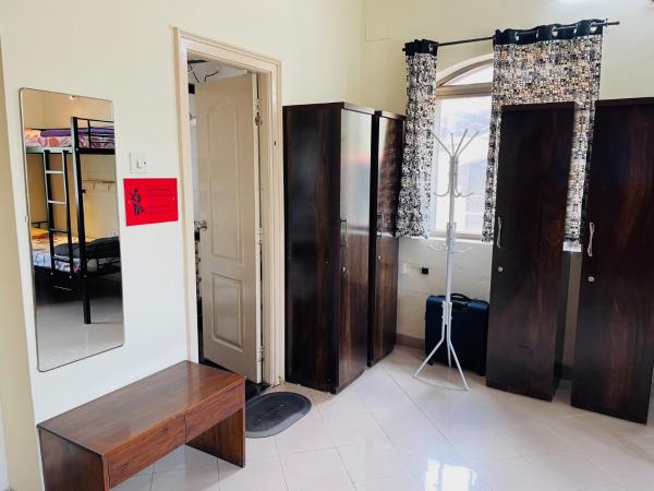 Hostel Lifespace- Garden Bungalow with Pods, CoWork & Cafe : photo 3 de la chambre lit dans dortoir mixte de 4 lits