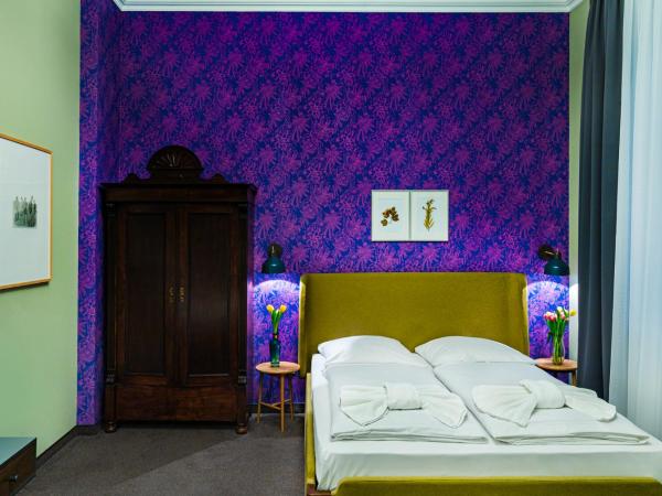 Hotel BELLEVUE am Kurfürstendamm : photo 8 de la chambre chambre quadruple