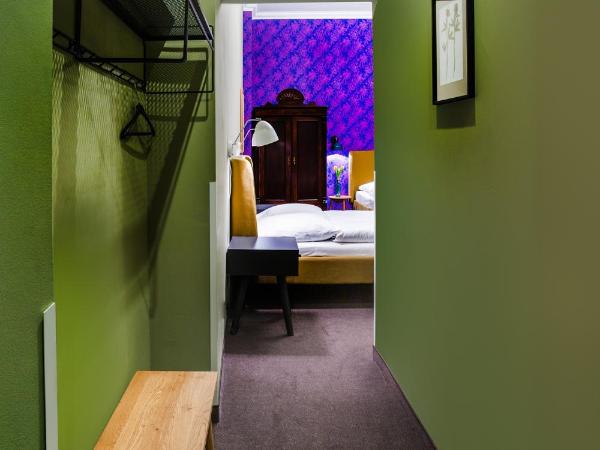 Hotel BELLEVUE am Kurfürstendamm : photo 9 de la chambre chambre quadruple