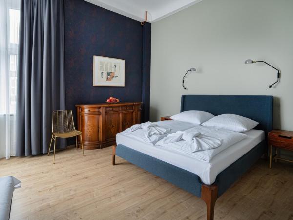 Hotel BELLEVUE am Kurfürstendamm : photo 8 de la chambre chambre triple