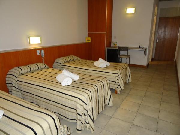Hotel Necof : photo 10 de la chambre chambre triple