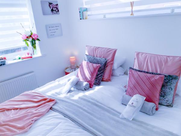 Royal Rooms at Coop Live Etihad, Sports City : photo 6 de la chambre chambre double ou lits jumeaux deluxe – vue sur jardin