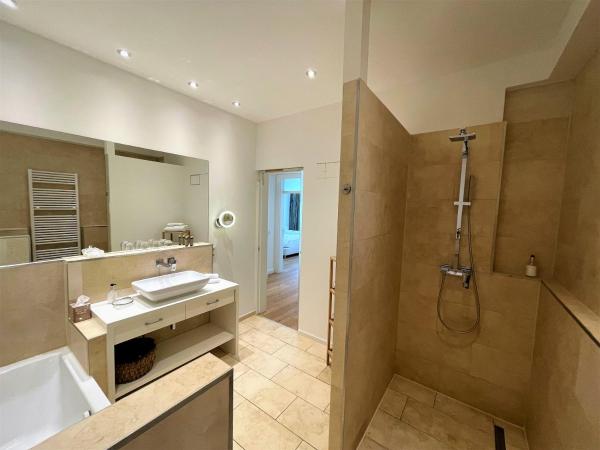Deluxe Apartments Christina 120 m² im Design Hotel Vosteen : photo 7 de la chambre appartement deluxe