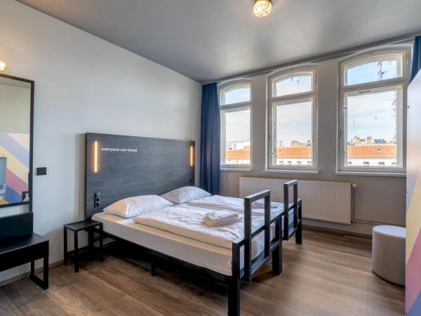 a&o Berlin Friedrichshain : photo 3 de la chambre chambre familiale (2 adultes et 2 enfants)