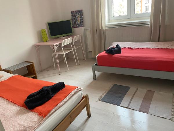 Pokoje Gościnne FRESCO : photo 2 de la chambre chambre lits jumeaux avec salle de bains commune