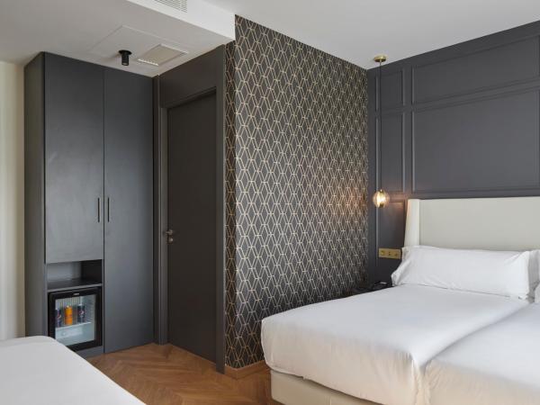 HOTEL ARRIZUL CATEDRAL : photo 1 de la chambre chambre triple