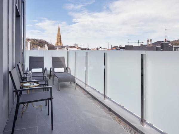 HOTEL ARRIZUL CATEDRAL : photo 2 de la chambre suite avec terrasse