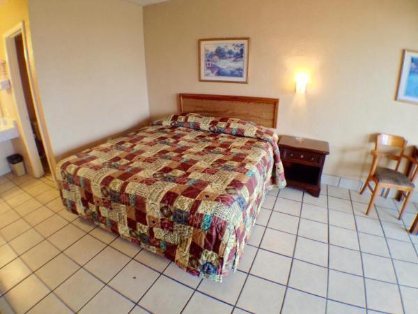 Budget Inn Motel : photo 9 de la chambre chambre de luxe - non-fumeurs