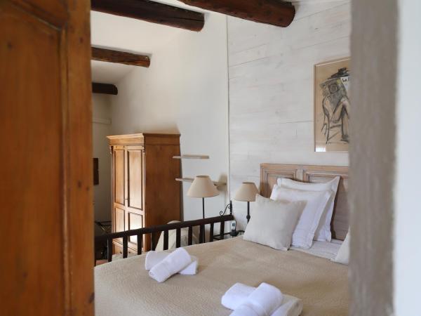 LA FERME DE LA HUPPE : photo 2 de la chambre chambre double supérieure