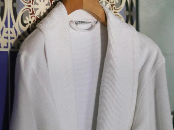 LA FERME DE LA HUPPE : photo 6 de la chambre chambre lits jumeaux spacieuse