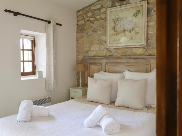 LA FERME DE LA HUPPE : photo 2 de la chambre chambre double - vue sur jardin