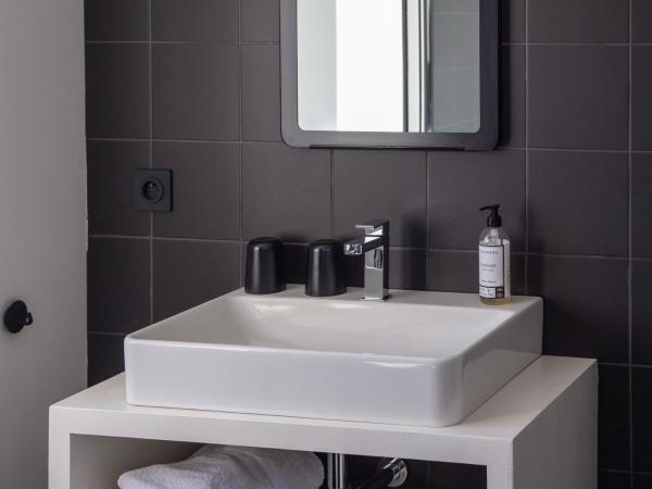 Maison Cimes : photo 9 de la chambre chambre double avec terrasse