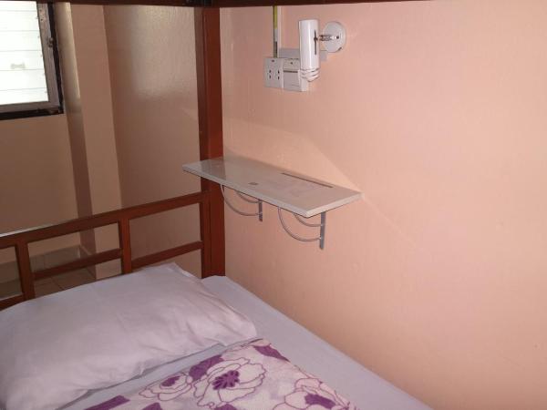 Hua Hin Euro City Hotel : photo 7 de la chambre lit dans dortoir avec climatisation