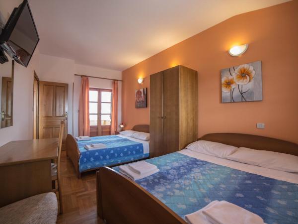 Pansion Valbruna : photo 4 de la chambre appartement familial