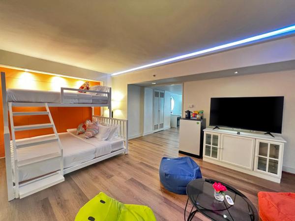 Grand China Bangkok : photo 8 de la chambre suite club familiale (5 personnes)