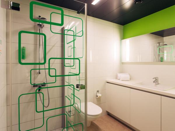 harry's home Linz-Urfahr hotel & apartments : photo 8 de la chambre chambre double ou lits jumeaux