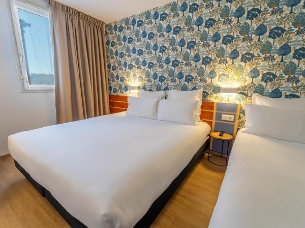 Sure Hotel by Best Western Sarlat-la-Canéda - Ex Hôtel Altica : photo 3 de la chambre chambre standard avec 1 lit double et 1 lit simple