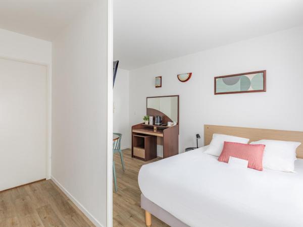 Appart'City Confort Brest : photo 1 de la chambre grand studio triple - 1 lit double et 1 lit simple