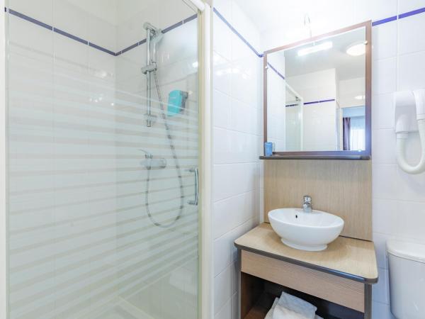 Appart'City Confort Brest : photo 4 de la chambre grand studio triple - 1 lit double et 1 lit simple