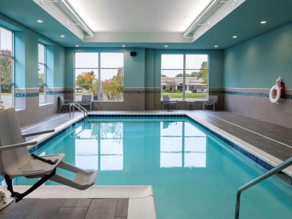 Hyatt House Louisville East : photo 3 de la chambre cabinet de travail avec lit king-size