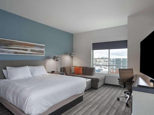 Hyatt House Louisville East : photo 2 de la chambre cabinet de travail avec lit king-size