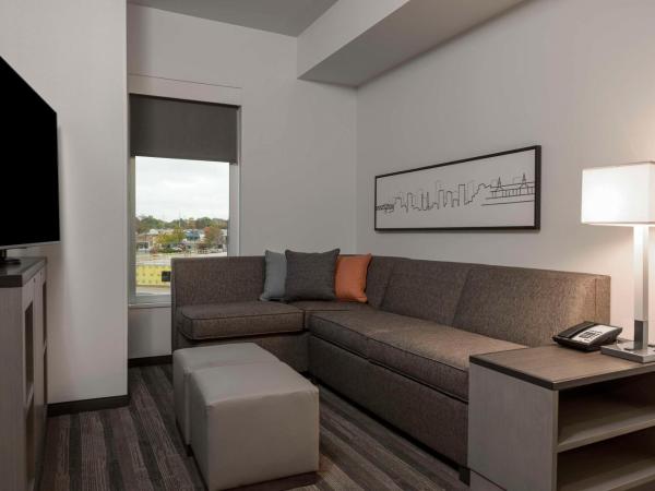 Hyatt House Louisville East : photo 2 de la chambre king studio suite with kitchen and sofa bed