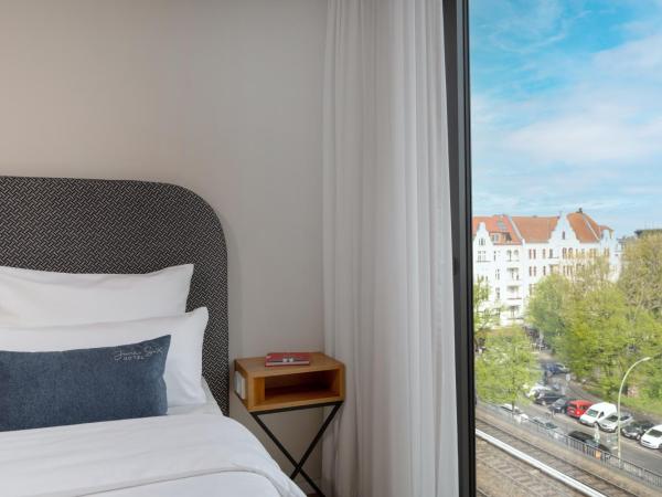 June Six Hotel Berlin City West : photo 1 de la chambre chambre lit king-size standard