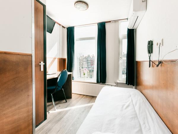 Hotel van Gelder : photo 1 de la chambre chambre simple avec salle de bains privative