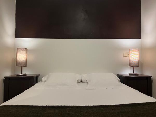 THC Gran Via Hostel : photo 2 de la chambre petite chambre double