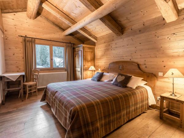La Ferme du Var : photo 2 de la chambre chambre double - vue sur montagne