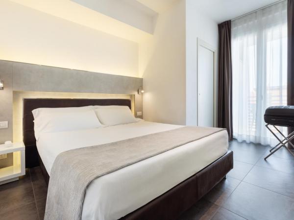 Baldinini Hotel : photo 6 de la chambre chambre triple - vue partielle sur mer