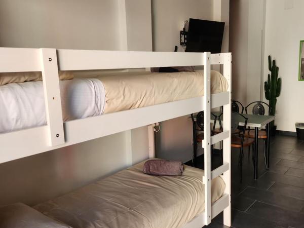 Hostel Turin Metro Young : photo 6 de la chambre dortoir mixte de 8 lits