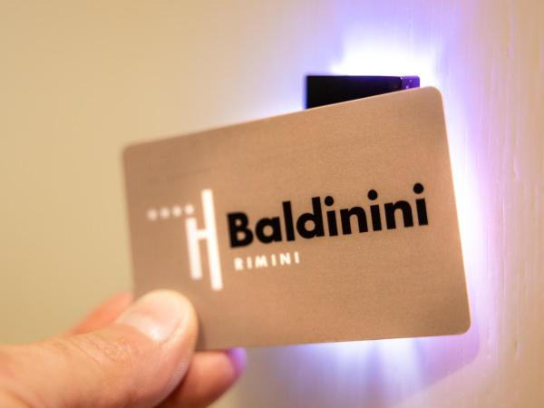 Baldinini Hotel : photo 2 de la chambre chambre triple - vue partielle sur mer